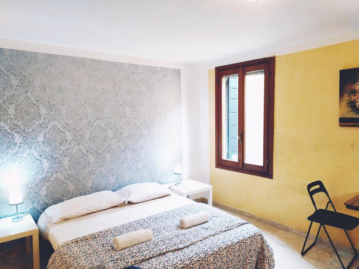 Two Steps From Rialto Bridge Hotel Venesia Bagian luar foto